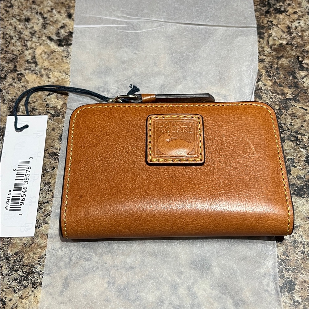 Dooney & Bourke Florentine Zip Credit Card Wallet 12 - Picture 4 of 8